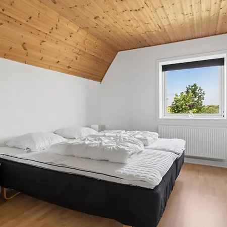 بيت للعطل Spacious With Water View